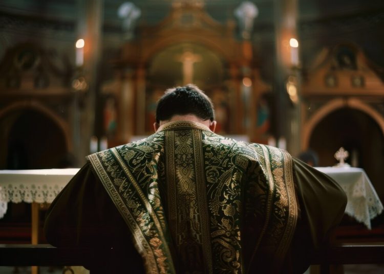 Пьяный поп на КамАЗе врезался в столб и напал на полицейскую в Черновицкой области