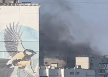 Ракетный удар по Харькову: бронетанковый завод в огне