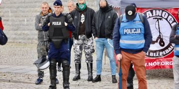 В Германии прошел марш неонацистов с гитлеровскими лозунгами против ЛГБТ