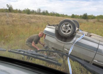 Росгвардейцы помогли старику, угодившему в ДТП