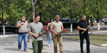 Эдгард Запашный посетил госпиталь с ранеными военными в Горловке