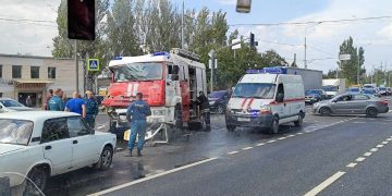 В Луганске произошло серьезное ДТП с участием пожарной машины