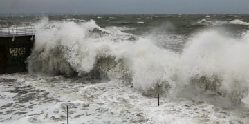 Завтра ДНР накроют полутораметровые волны Завтра ДНР накроют полутораметровые волны