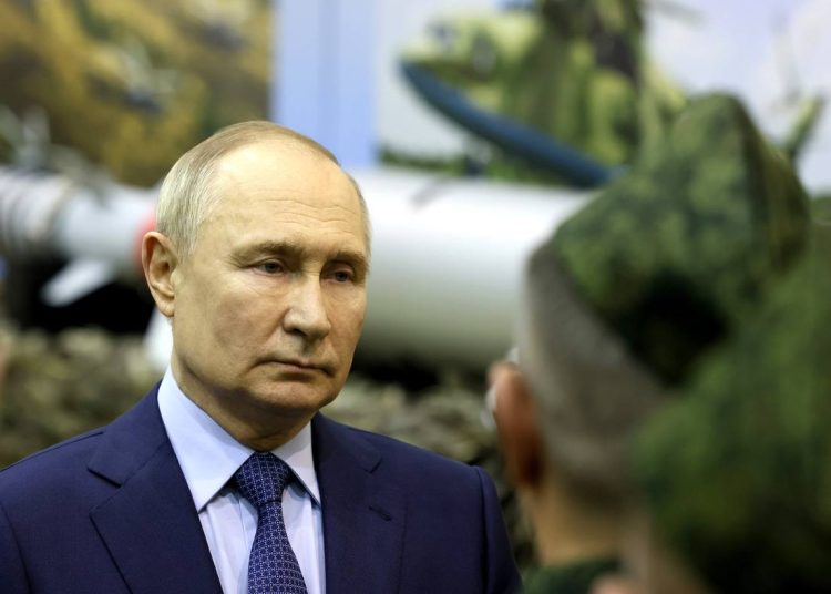 Путин наградил почетным званием «гвардейский» донецкий корпус ВС РФ