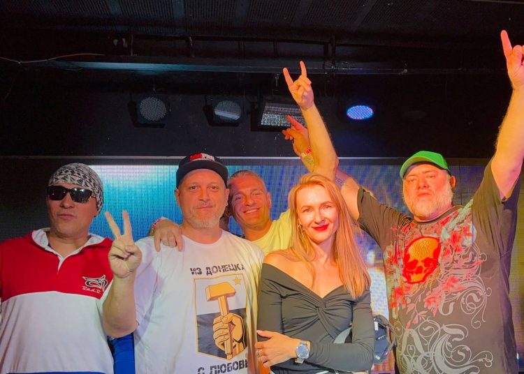 Владислав Валов выступил в футболке с гербом Донецка на вечере памяти Sir-J