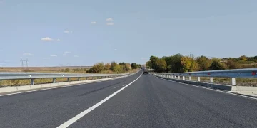 Зеленую зону вдоль Донецкой трассы привели в порядок