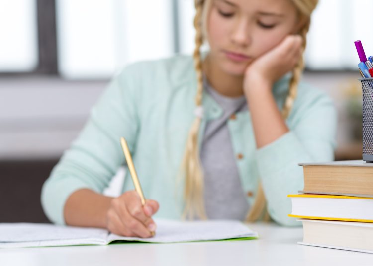 В Донецке задержали студентку за попытку дать взятку преподавателю вуза В Донецке задержали студентку за попытку дать взятку преподавателю вуза