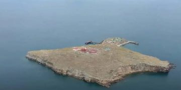 Ракетные удары по Украине сегодня: Поражен остров Змеиный и буровая установка "Таврида" Ракетные удары по Украине сегодня: Поражен остров Змеиный и буровая установка «Таврида»