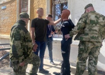 Мужчина убил охранника школы с одного удара в Донецке