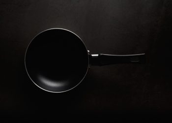 В Донецке мужчина убил знакомую сковородкой после пьяной ссоры