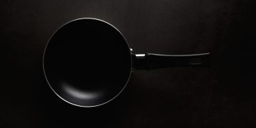 В Донецке мужчина убил знакомую сковородкой после пьяной ссоры