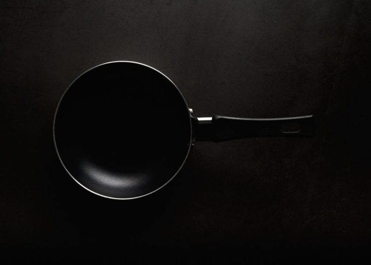 В Донецке мужчина убил знакомую сковородкой после пьяной ссоры