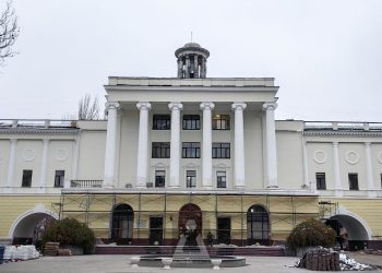В Донецке продолжается ремонт Республиканского травматологического центра