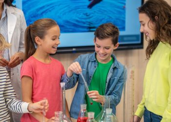 Дополнительное образование в ДНР: 75% детей посещают кружки, спортивные клубы и школьные театры