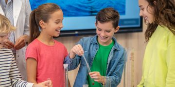 Дополнительное образование в ДНР: 75% детей посещают кружки, спортивные клубы и школьные театры