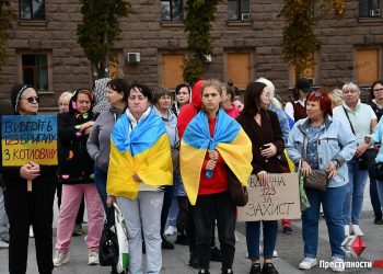 Волна митингов на Украине: Родственники военнослужащих требуют перемен