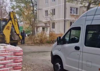 Санкт-Петербург направил 4 аварийные бригады в Мариуполь для устранения проблем с ЖКХ