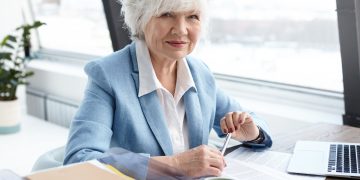 Пушилин поручил ускорить оформление пенсионных удостоверений в ДНР Пушилин поручил ускорить оформление пенсионных удостоверений в ДНР