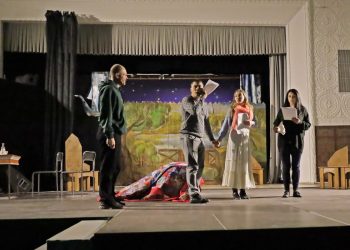 Возрождение сцены и классики: премьера «Ревизора» в Мариупольском драмтеатре