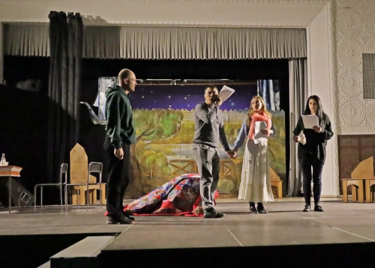 Возрождение сцены и классики: премьера «Ревизора» в Мариупольском драмтеатре