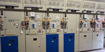 В Горловке установили современную распределительную подстанцию В Горловке установили современную распределительную подстанцию