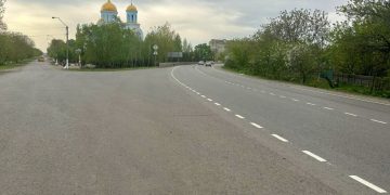 В Амвросиевке завершен ремонт дороги к храму Амвросия Медиоланского