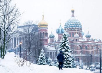 График работы в декабре: что ждёт россиян в последний месяц года