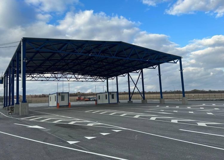 В ДНР завершили капитальный ремонт дорог на пунктах пропуска с Ростовской областью