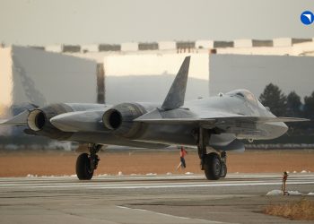Армия России получила мощнейшие истребители Су-57 и Су-35С Армия России получила мощнейшие истребители Су-57 и Су-35С