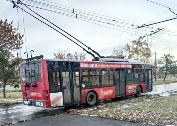 В Калининском районе Донецка устраняют обрывы троллейбусной контактной сети