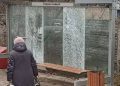 Очередной остановочный павильон разгромили в Мариуполе