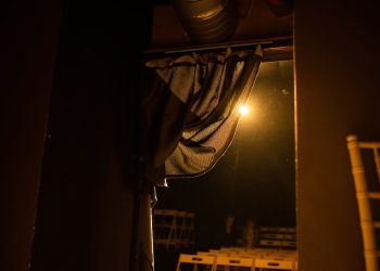 Первый негосударственный театр открылся в Донецке