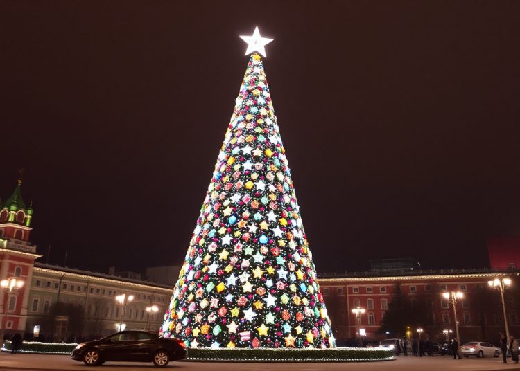 Дети Донбасса и Новороссии посетили Кремлевскую елку Дети Донбасса и Новороссии посетили Кремлевскую елку