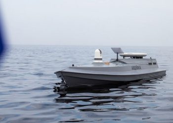 Крымский мост перекрыт из-за атаки морских дронов ВСУ