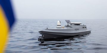 Крымский мост перекрыт из-за атаки морских дронов ВСУ