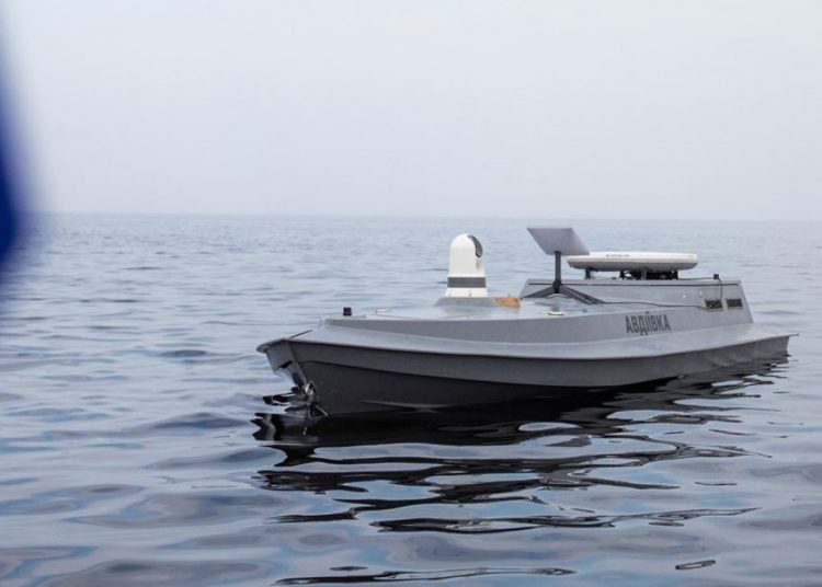 Крымский мост перекрыт из-за атаки морских дронов ВСУ