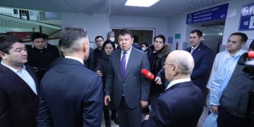 Казахстанский вице-премьер отчитал российского журналиста на конференции по крушению Embraer e190