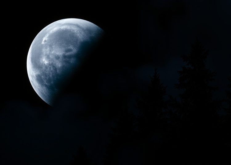 «Чёрная» Луна в Новый год: редкое явление украсит ночь 31 декабря