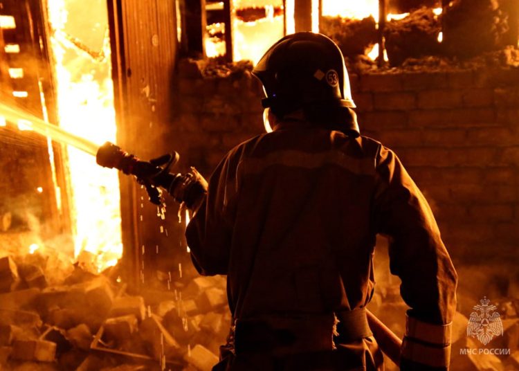 На пожарах в ДНР погибли три человека за сутки