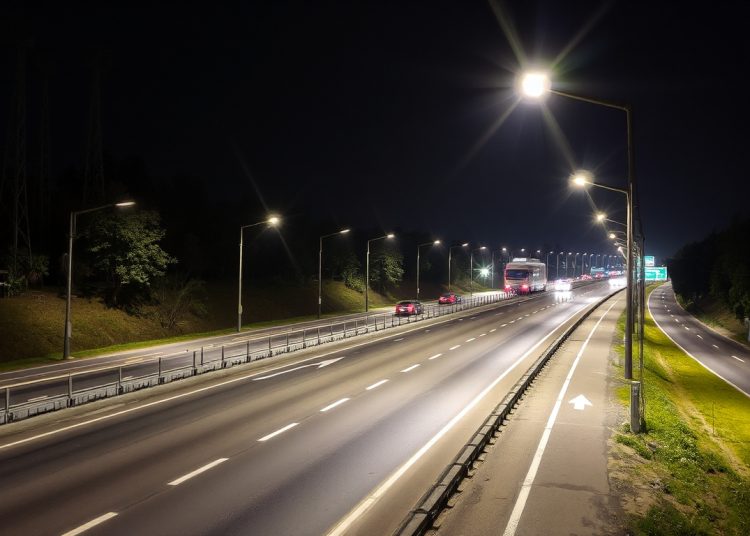 Минтранс обстраивает дороги в Донбассе колоссальными темпами Минтранс обстраивает дороги в Донбассе колоссальными темпами