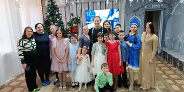 Иван Охлобыстин доставил новогодние подарки детям Донбасса Иван Охлобыстин доставил новогодние подарки детям Донбасса