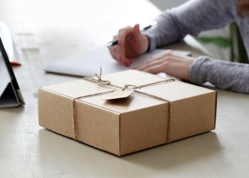 Россия и Украина договорились об обмене новогодними посылками для пленных