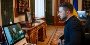 Сырский пообещал не потерять Покровск и часть Курщины