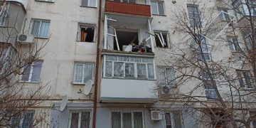 ВСУ ударили по жилому дому в Новой Каховке: пострадала женщина ВСУ ударили по жилому дому в Новой Каховке: пострадала женщина