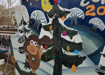 Новогодняя фотозона в Донецке: волшебство праздника ждёт вас