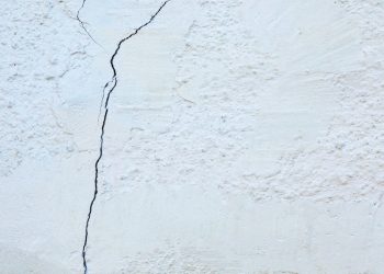 В Макеевке обрушилась стена жилого дома