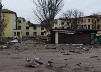 В Мирнограде осталось 5 тысяч мирных жителей В Мирнограде осталось 5 тысяч мирных жителей