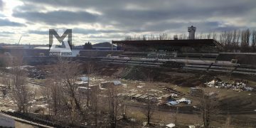 Стадион "Шахтёр" в центре Донецка превратился в масштабную заброшенную свалку Стадион «Шахтёр» в центре Донецка превратился в масштабную заброшенную свалку