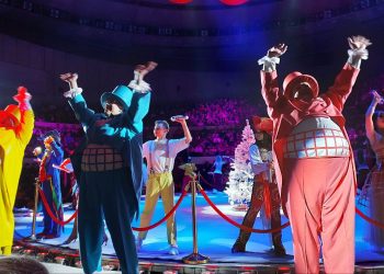 Волшебство на арене: шоу «Воды, огня и света» в Донецке