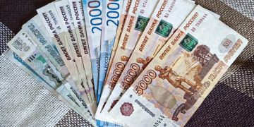 Пенсии выросли на 7,3%: индексация затронула миллионы россиян, включая работающих пенсионеров Пенсии выросли на 7,3%: индексация затронула миллионы россиян, включая работающих пенсионеров